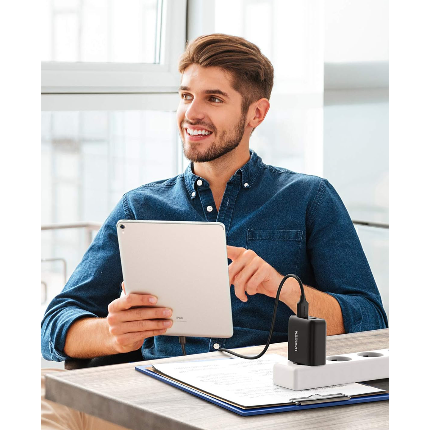 شاحن يو إس بي 10216 من يوجرين 36 وات بتقنية الشحن السريع 3.0 ومحول شاحن بمنفذين (أسود)/ 10216