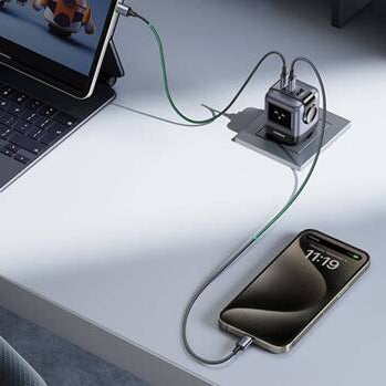 UGREEN Uno Charger 65W RobotGaN 3 Port Fast Charger Robot / CD361